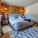 Aikoa Chalet *