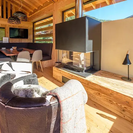 Aikoa Chalet *